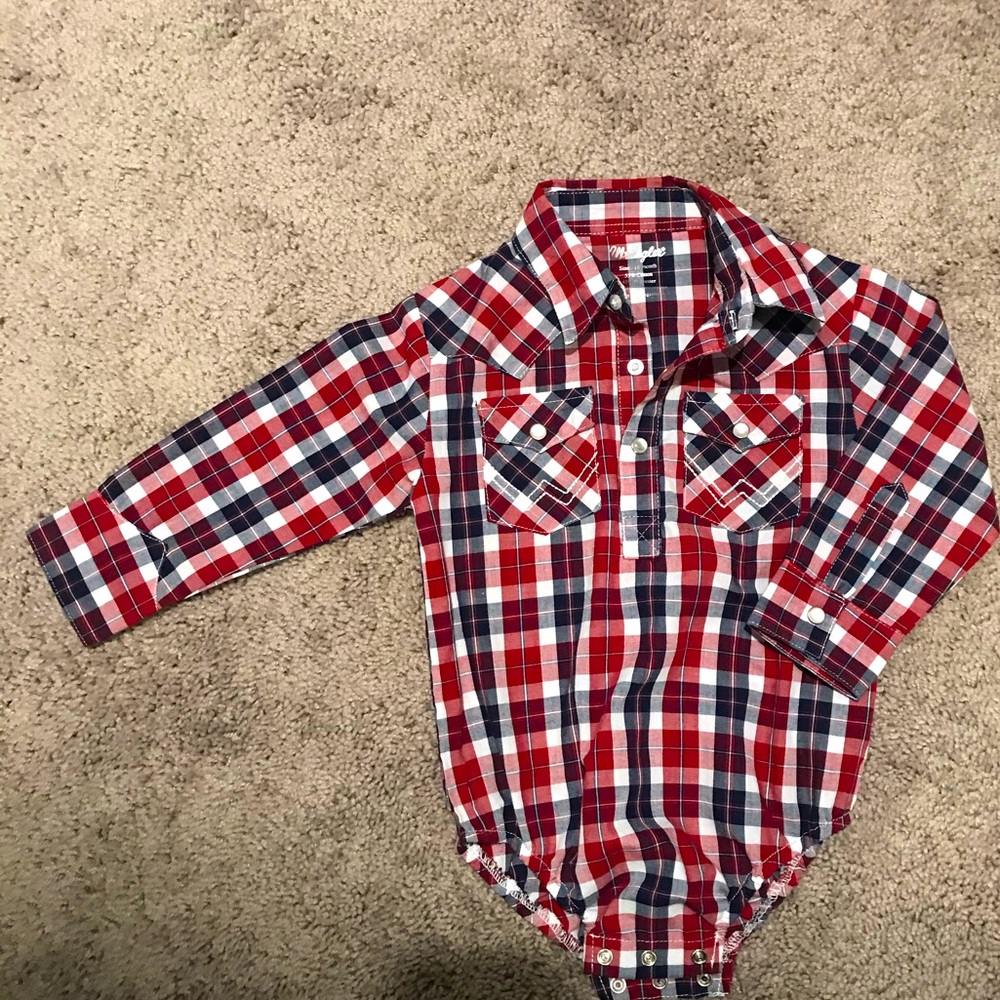 Boys Wrangler dress shirt, size 18 months blue, red and white pearl snap